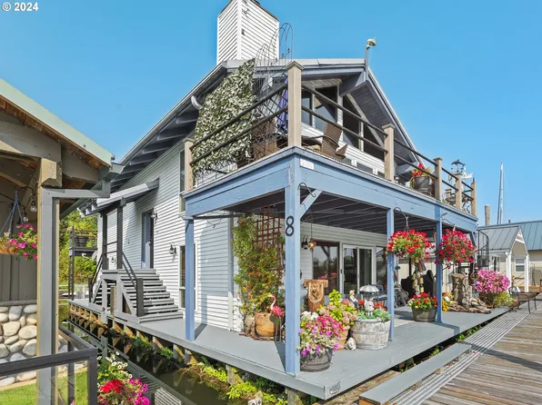 25000 NW Saint Helens Rd #8, Portland, OR 97231