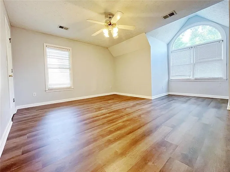 3060 Oak Meadow Dr — Photo 28