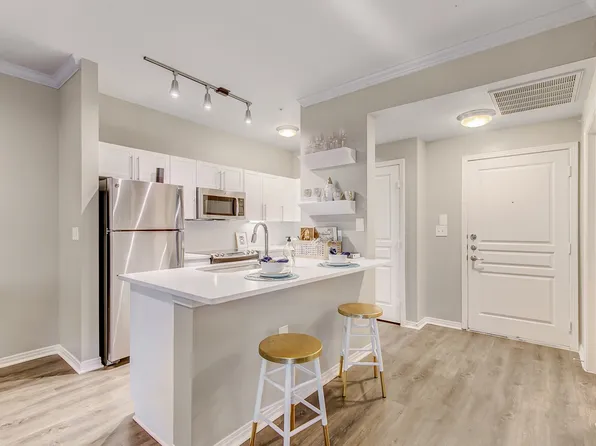 5 Mockingbird Apartments