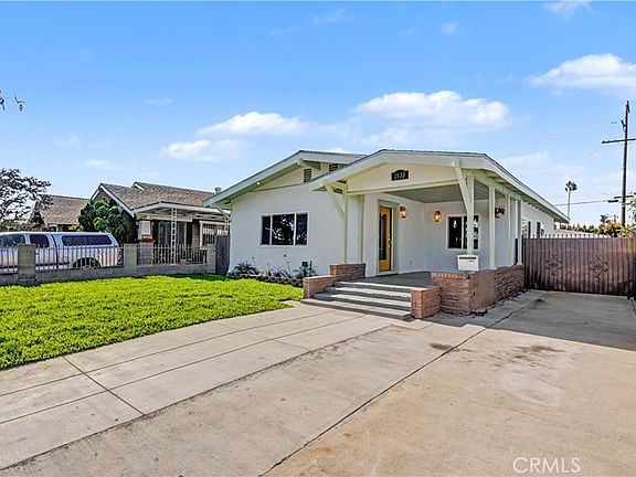 3rd image of 1933 W 43rd Pl