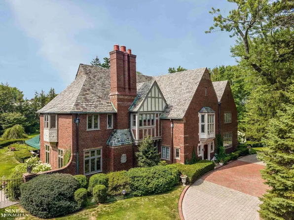 257 Ridge Rd, Grosse Pointe, MI 48236