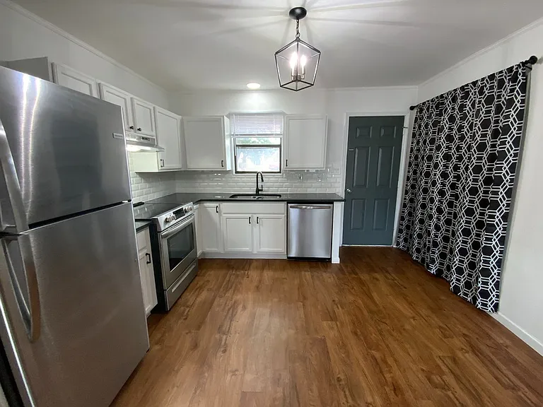 100 Ravenwood Dr #B — Photo 4