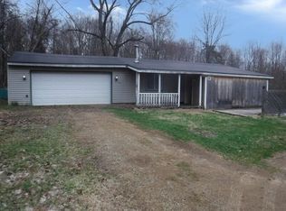 41704 6th Ave, Bloomingdale, MI