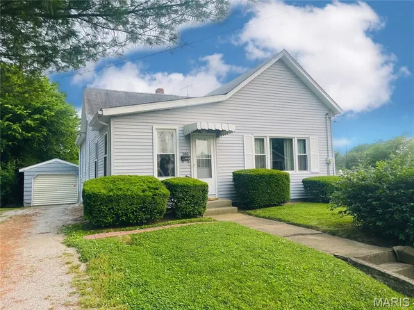 606 W Lebanon St, Oakdale, IL 62263