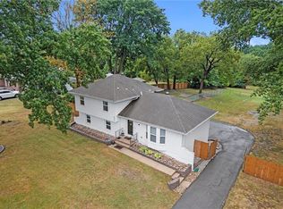 6022 Norfleet Rd, Kansas City, MO 64133