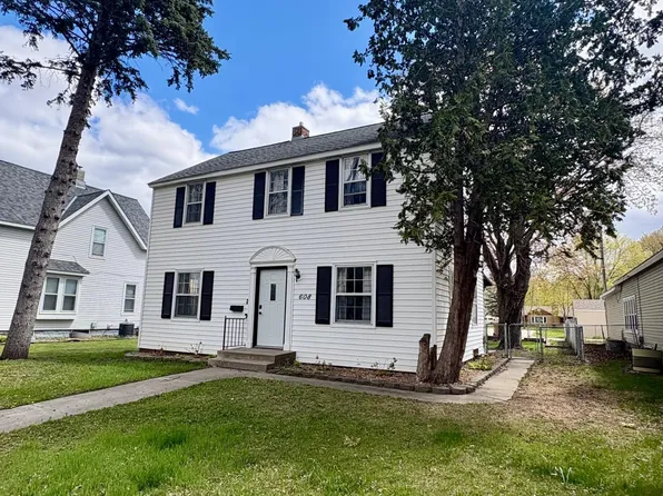 608 N 6th St, Montevideo, MN 56265