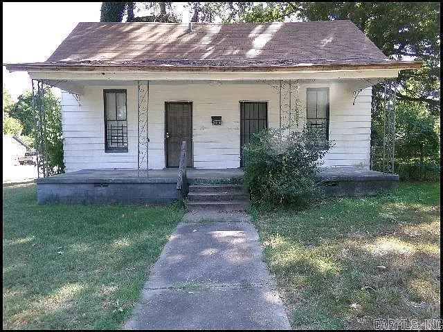 1800 W Short 17th St