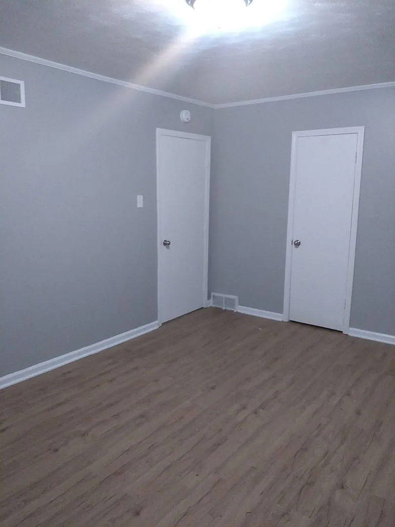 4 Success now offering this 3 bedroom 2bath home with an open floor plan renovated bathrooms and ... — Photo 3