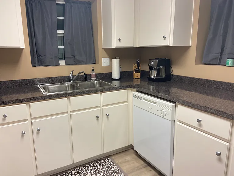 405 York St NE #A — Photo 16