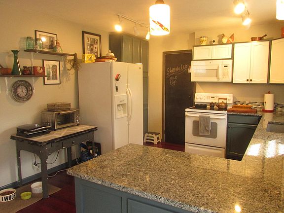 2nd image of 2859 London Cir