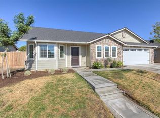 2718 N Brix Ave, Fresno, CA