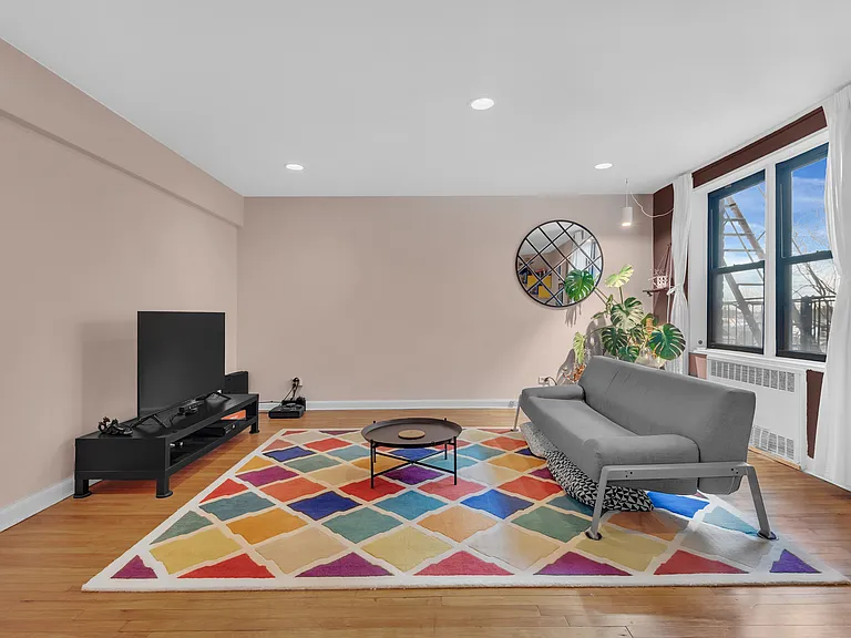 1119 Ocean Pkwy #4G — Photo 1