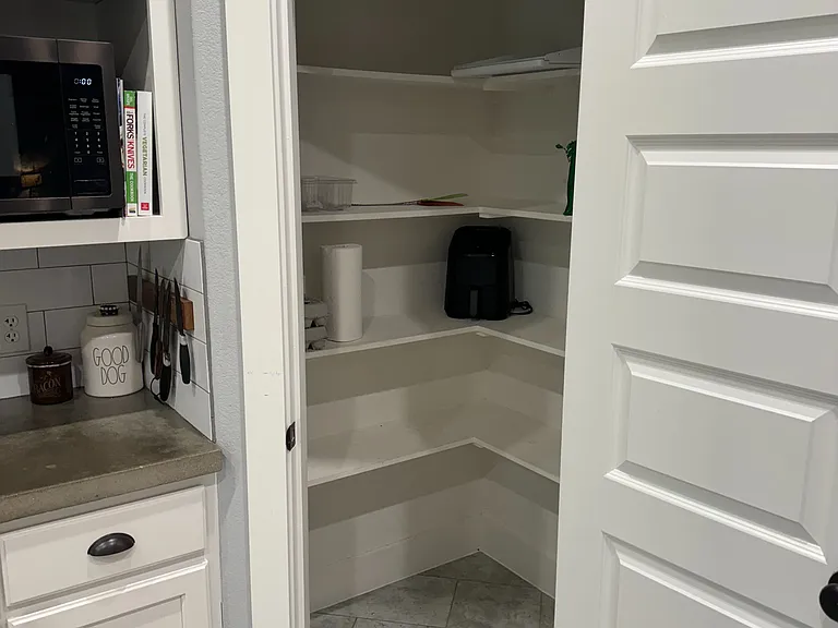 914 Bear Springs Trl — Photo 38