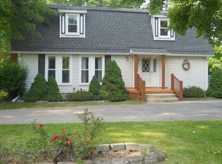 3715 Old Plank Rd, Milford, MI 48381