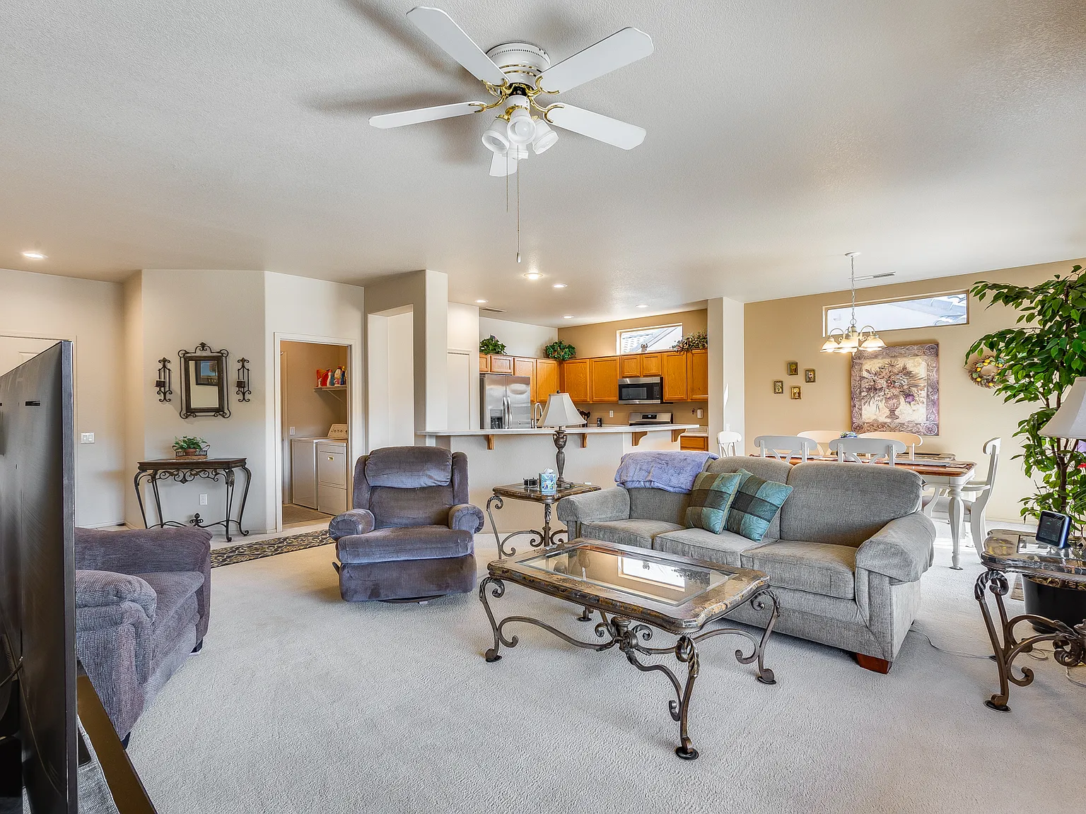 2 bed, 1414 sqft, $1,600 — Photo 4