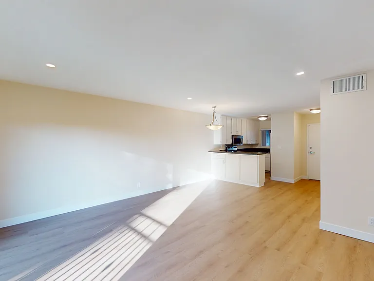The Willows Apartments — Photo 3