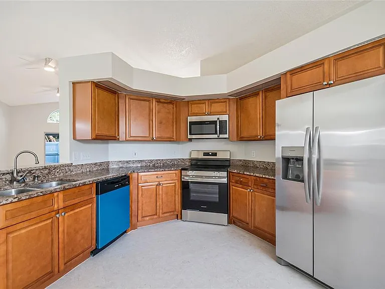 1542 Brook Hollow Dr — Photo 12