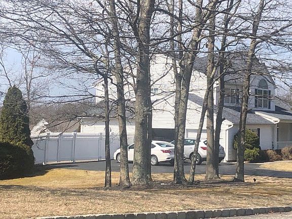 5th image of 2 Scott Ln