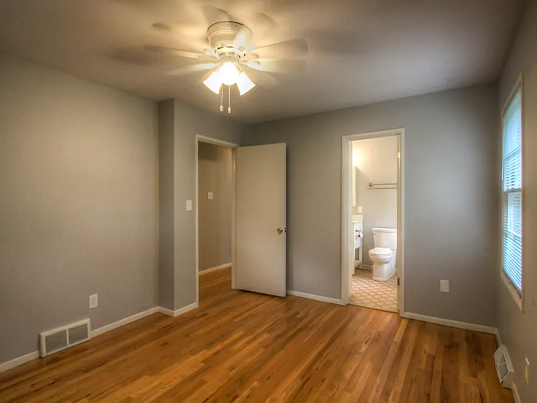 7747 Howe Dr — Photo 20