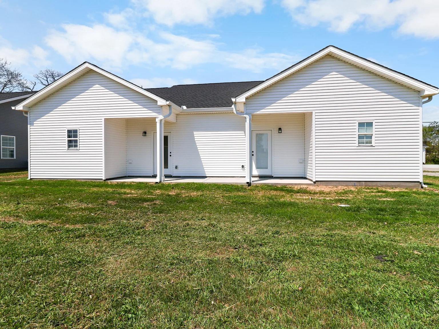 1007 Oak St — Photo 4