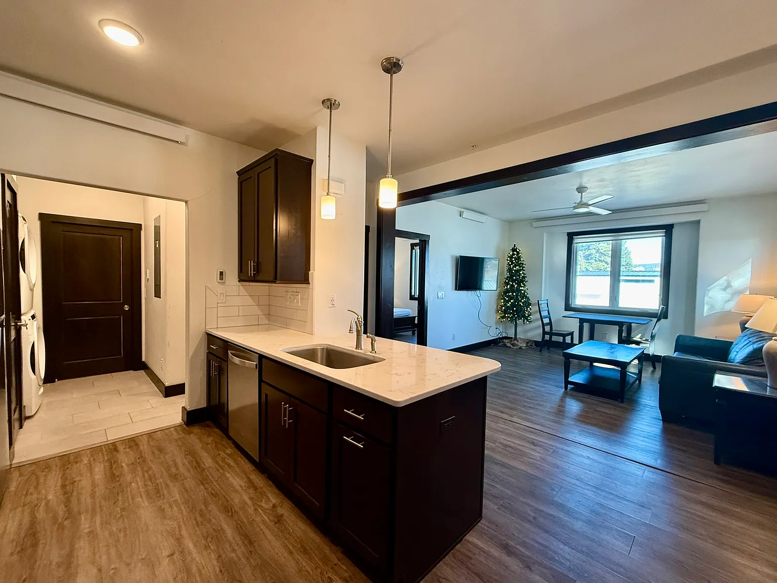 1 bed, 815 sqft, $2,200 — Photo 1