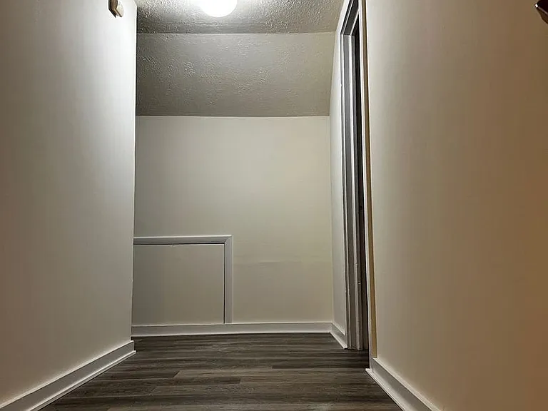 528 Childs St — Photo 10