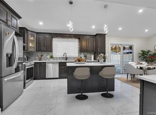 858 Prescott Street, Valley Stream, NY 11580