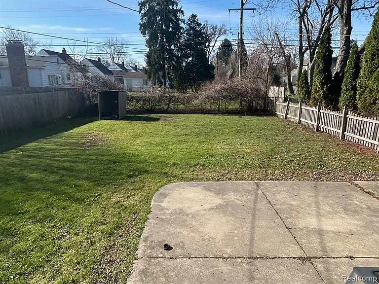 27225 Lyndon — Photo 9