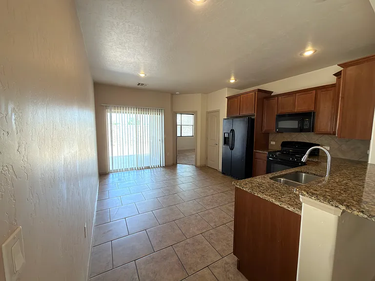 5058 Kenner Way — Photo 2