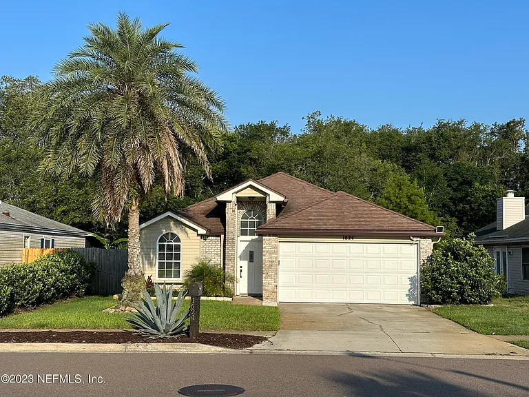 1624 Roberts Dr — Photo 1