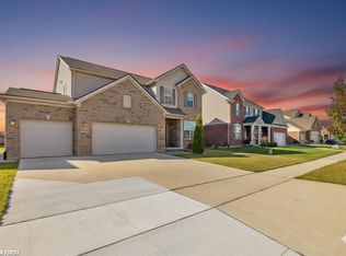 55321 Demaret Dr, Macomb, MI 48042