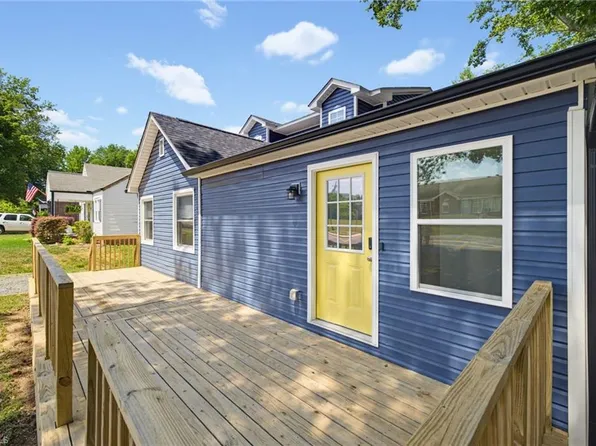 1308 South Park Dr, Reidsville, NC 27320