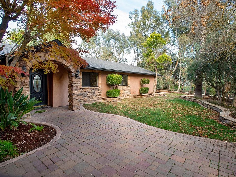 1st image of 35303 Bonadelle Ave