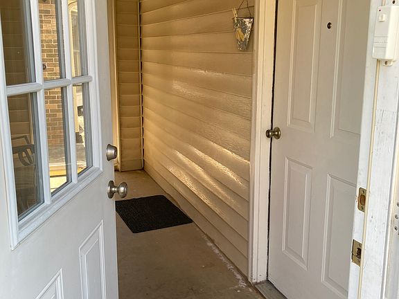4th image of 112 Linda Ln #B