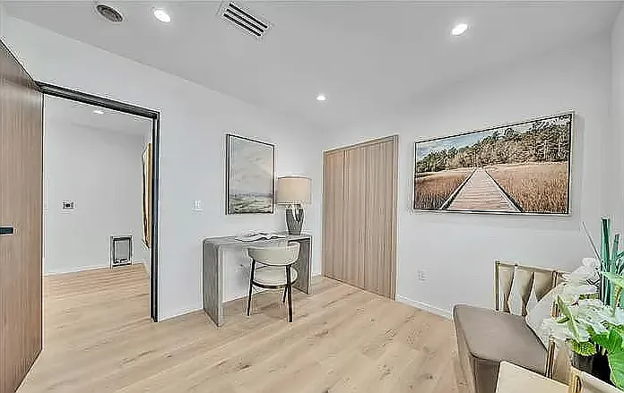 4 bed, 1613 sqft, $14,500 — Photo 3
