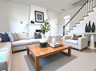 11 Floyd Pl #R, Great Neck, NY 11024