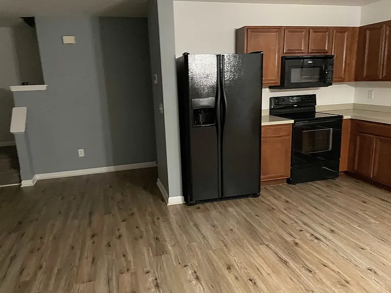 370 Charter Oak Ct — Photo 30