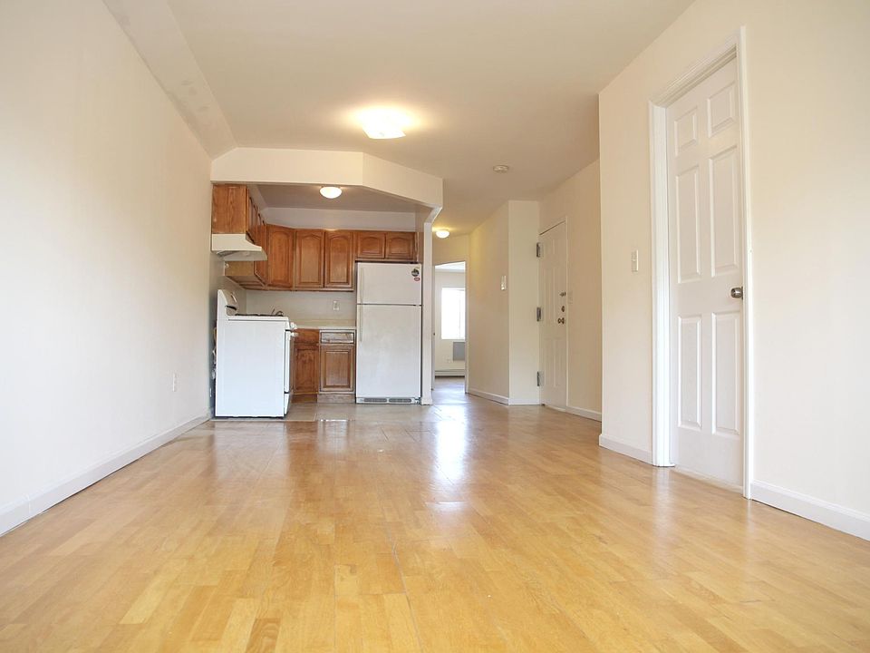 1st image of 3941 Laconia Ave Floor 33