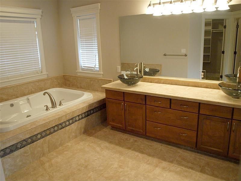 2nd image of 9305 NE 177th St