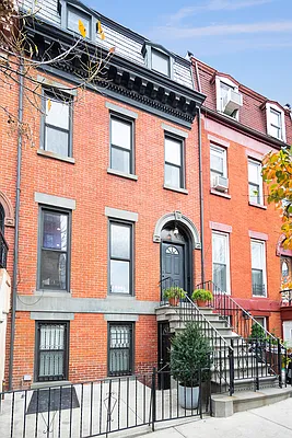 Sold by Compass | media 40