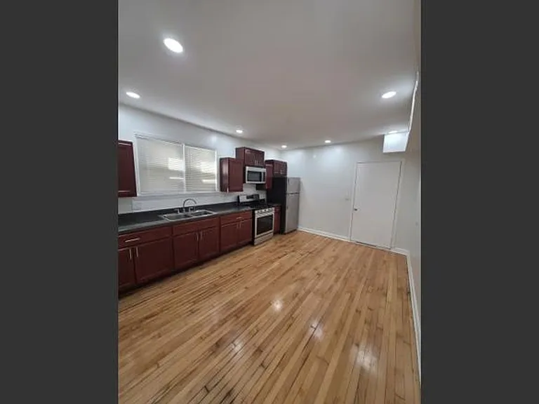 1748 N Keystone Ave — Photo 23