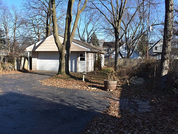 2nd image of 611 S Ardmore Ave