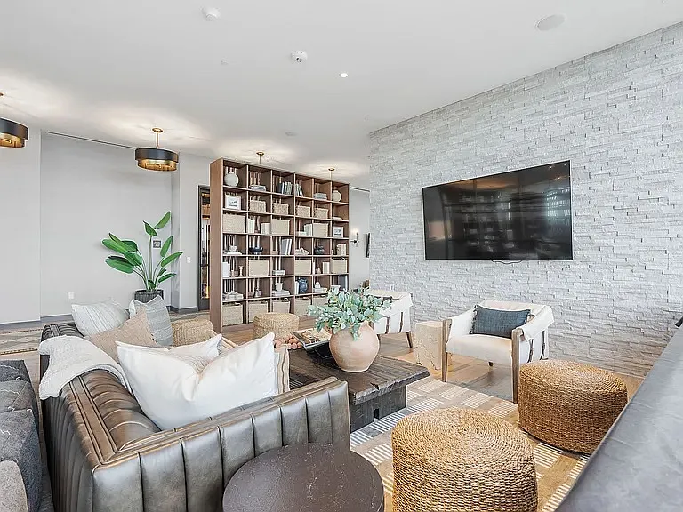 1212 Demonbreun St #2504 — Photo 31