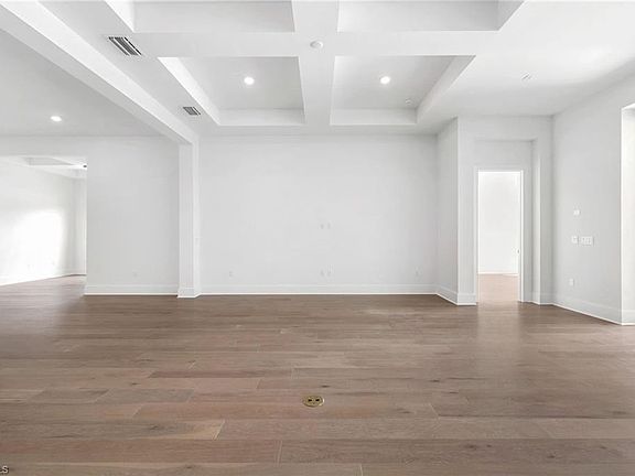 3rd image of 14121 Calaveras Court