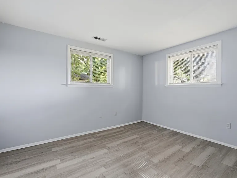 308 Harolds Dr NW — Photo 17