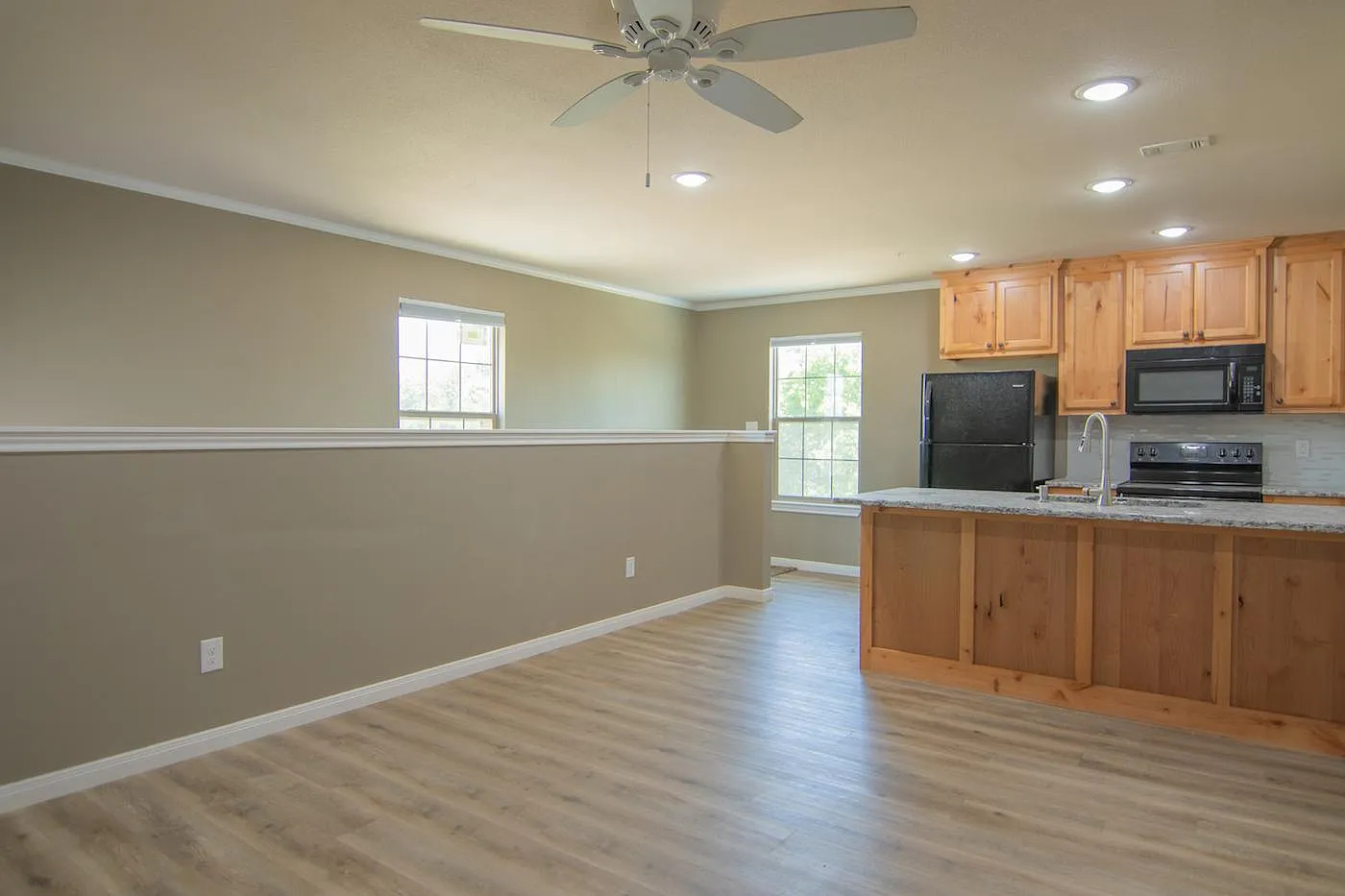 Creekside Apartments — Photo 3