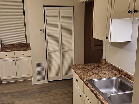4th image of 3234 W 23rd St Unit 202