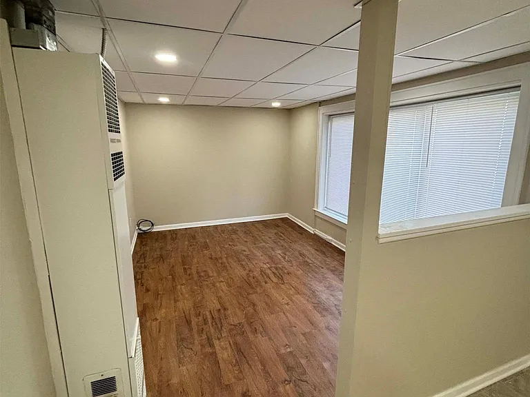 625 Owen St #1 — Photo 22