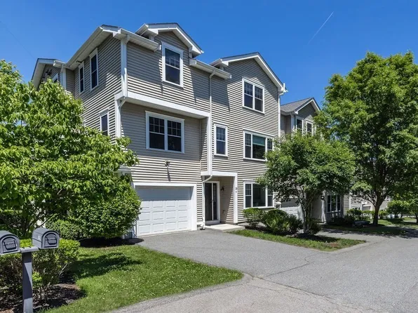 30 Webster St Unit 4, Needham, MA 02494