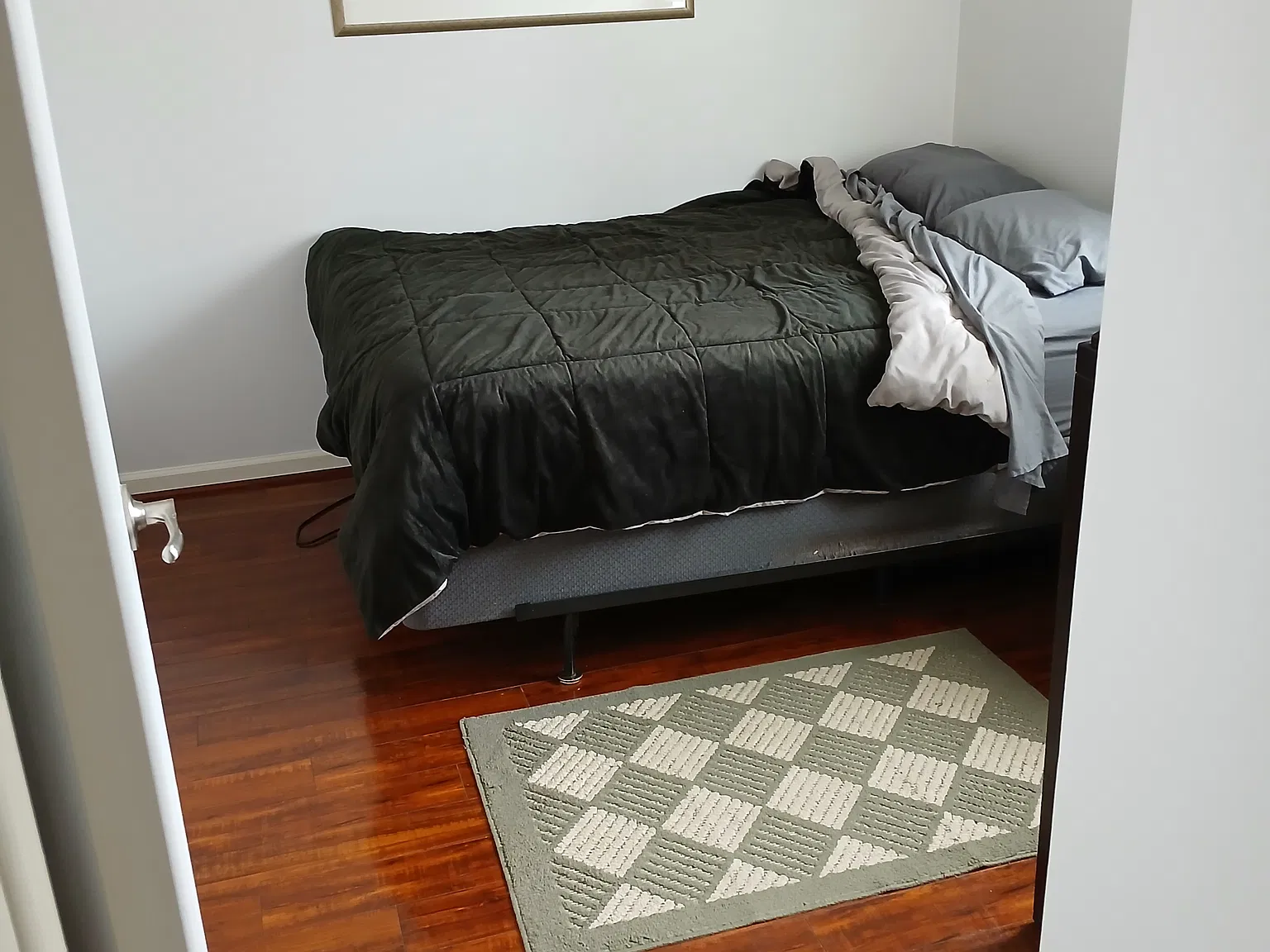 2 bed, 800 sqft, $550 — Photo 1